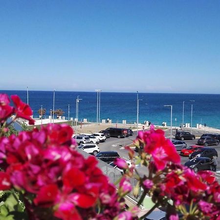 Gallery Art - Sea View Монополи Экстерьер фото