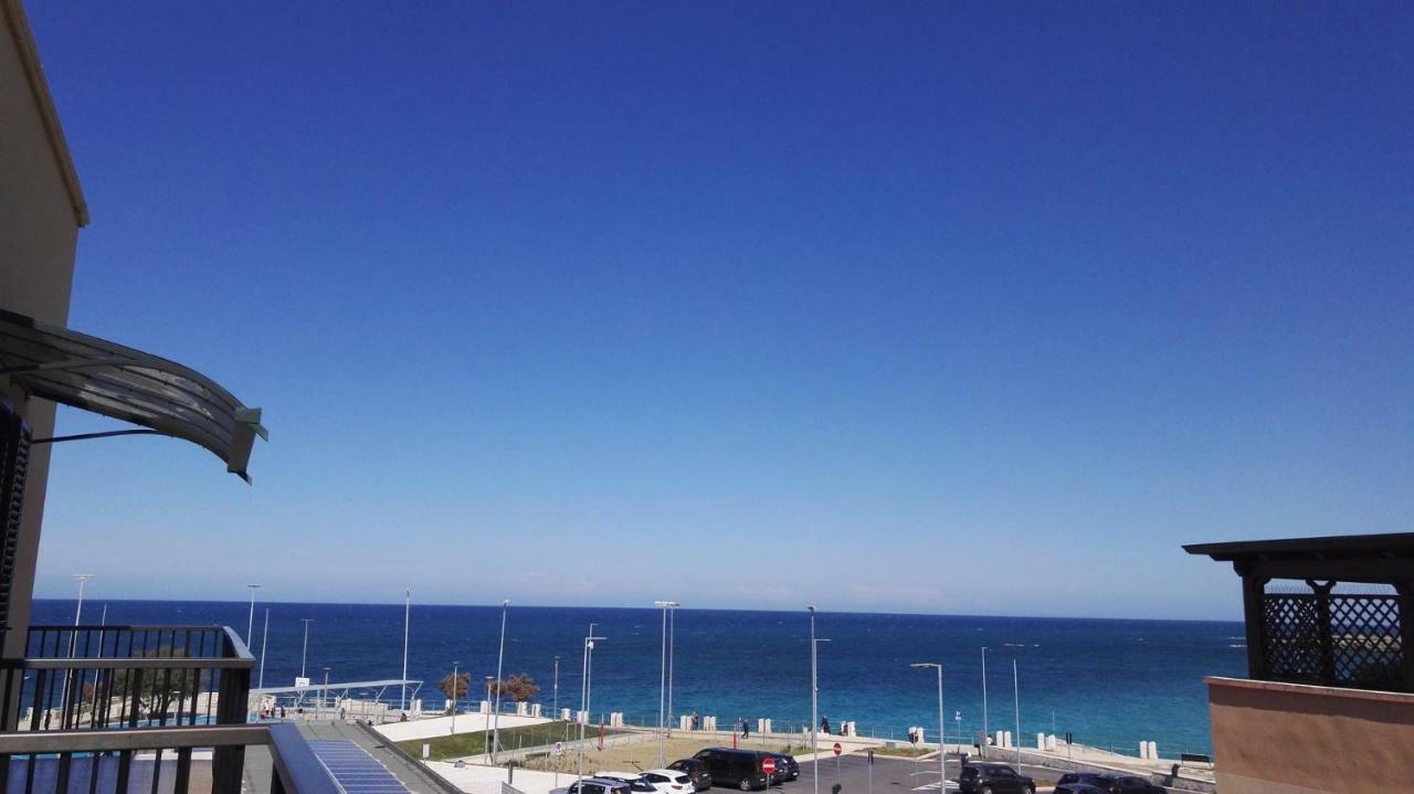 Gallery Art - Sea View Монополи Экстерьер фото